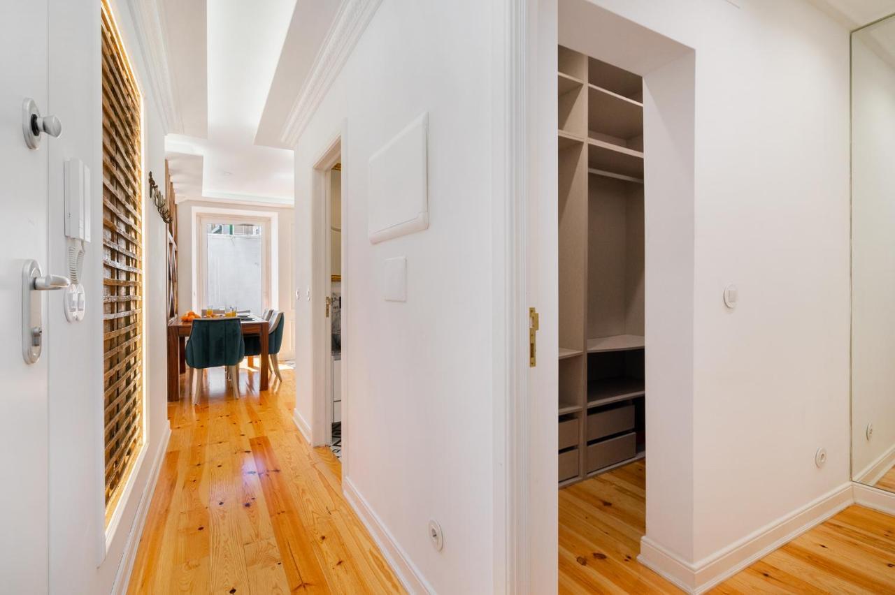 Whome | Great Location & Large Family Apartment W/Patio Лиссабон Экстерьер фото